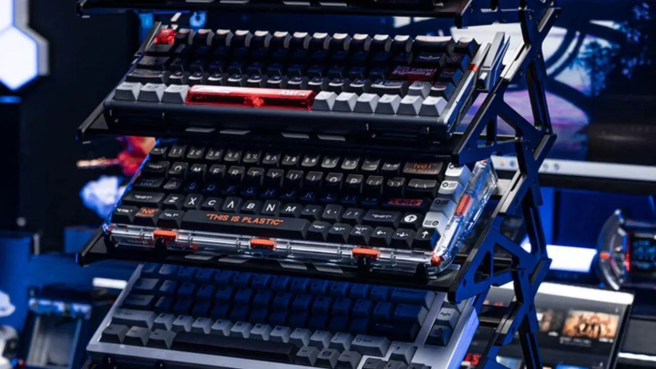 What to Look for When Choosing a Keyboard Display Stand: Top Considerations